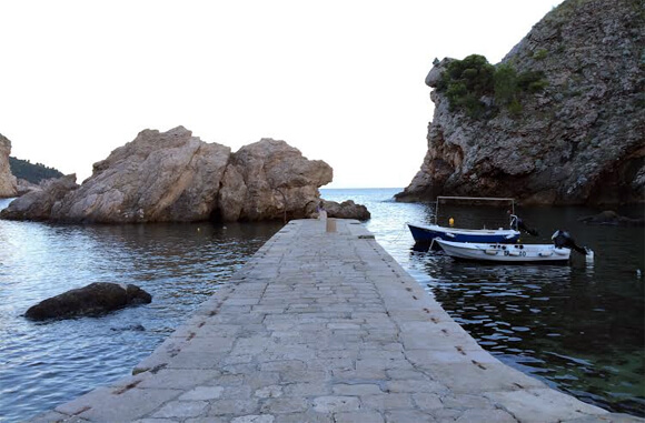 Remember the Lannisters seeing off Myrcella Baratheon as she is shipped off to Dorne as a political pawn? This is where it all happens, at a stone pier right underneath the city walls and Fort Lovrijenac (which also appears on the show from time to time), near the Ulica od Tabakarije.